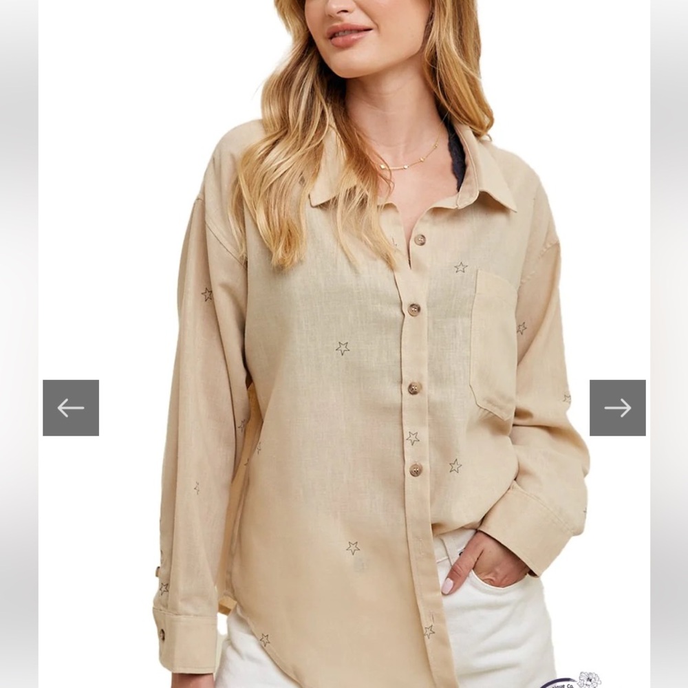 NWT‎ Boutique Women’s L button Up Star Top
